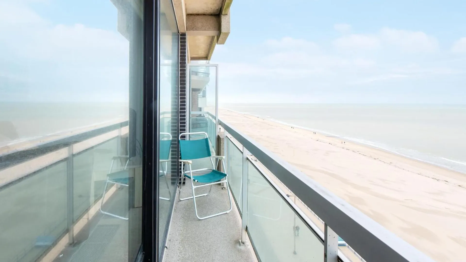 Apartment With View Of Hinterland Middelkerke